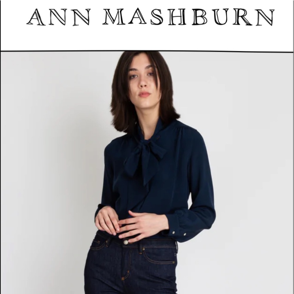 Ann Mashburn Gorgeous 100% silk Tie Neck blouse like new!